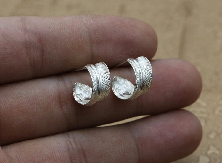 Boho-chic S925 Sterling Silver Unique Feather Design Hoop Ear Stud Earrings - Image 3 of 4