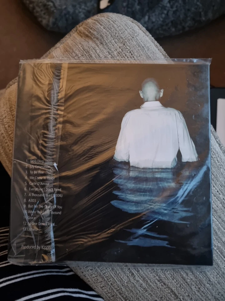 Ein 2006 Bang & Olufsen "Das ist anders". Kipper. CD-ROM Album. Versiegelt. En. - Bild 2 von 2