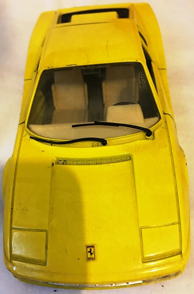 Ferrari Testarossa 1984 Burago scala 1/25 - Immagine 3 di 3