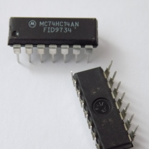 1x MC74HC14AN Motorola MC74HC14, 74HC14 DIP-14 - Picture 2 of 3