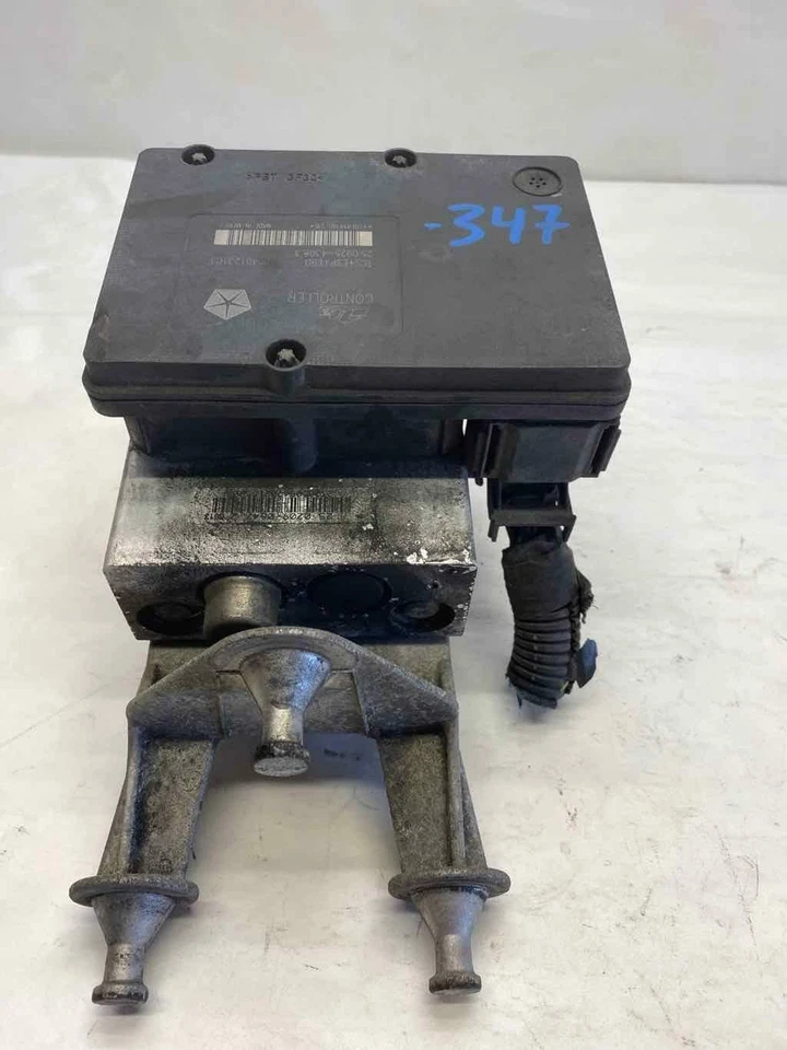 Conjunto de unidad de módulo de control de bomba ABS 2005-2007 Dodge Magnum 2,7 L tracción delantera G Foto 4 de 4