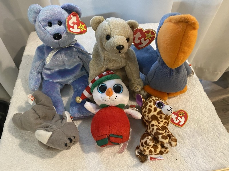 VTG Ty Beanie Babies Lot 90s Y2K Holiday Bear Scoop Pelican Giraffe Plush Toys