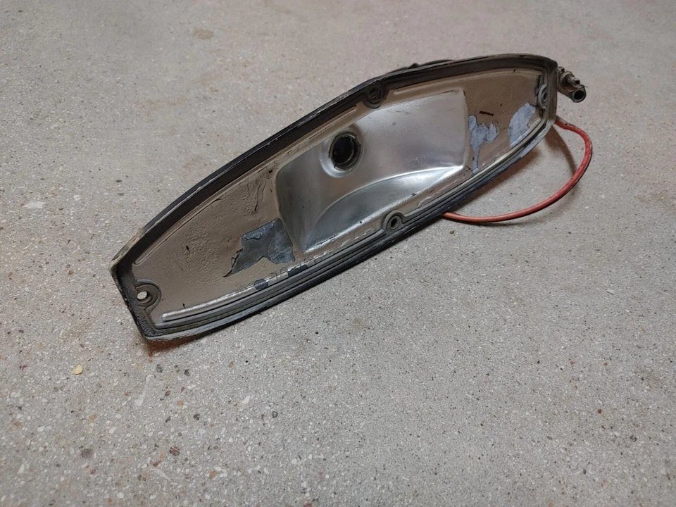 Carcasa de luz trasera para camión Dodge Sweptline 1965-1971 D100-D200 W100-W200 Foto 3 de 4