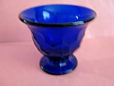 CONTEMPORARY COBALT BLUE GLASS PEDESTAL OPEN SALT CELLAR w/HEXAGONAL PATTERN