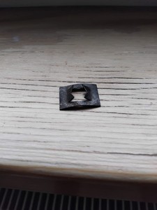 Trabant 1x Klemmfeder für Spritzwasserdüse Motorhaube