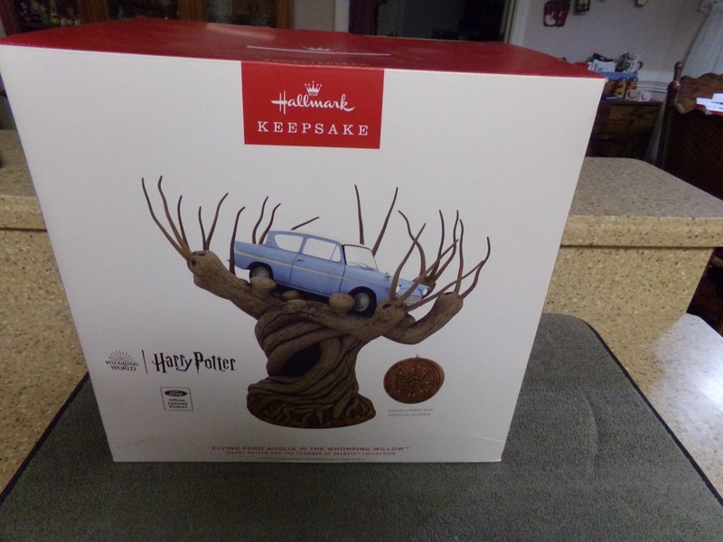 NEW! 2024 Hallmark Storytellers Harry Potter Flying Car in The Whomping Willow