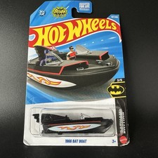 Batman Hot Wheels 1966 Bat Boat Batman Classic TV Series 1:64 Black Flame NIB