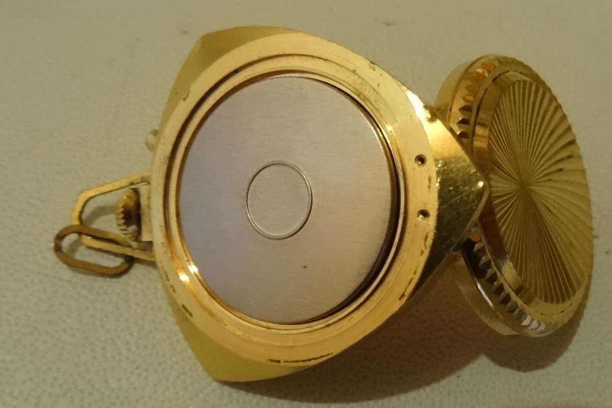 Montre Pendentif Femme ZARJA – Forme Cœur Plaque Or – Mécanique à Remontage, URSS, à Restaurer