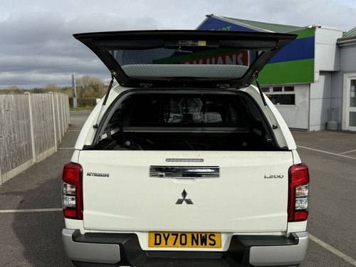 2020 Mitsubishi L200 2.2 DI-D DC Warrior Pickup Double Cab 4dr Diesel Manual 4WD - Picture 10 of 24