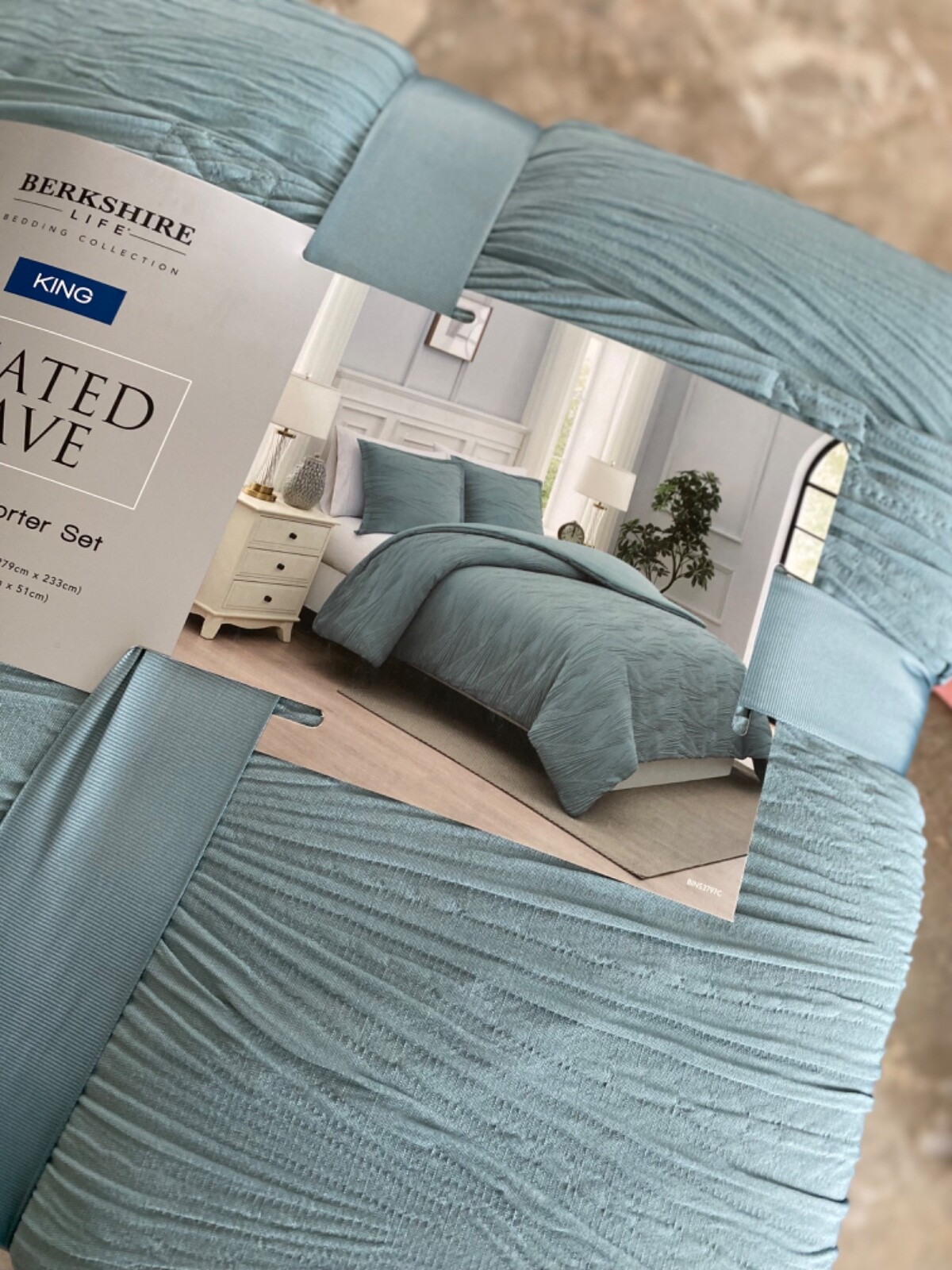 Berkshire Life Pleated Wave 3Piece Comforter Set, King Blue/Green eBay