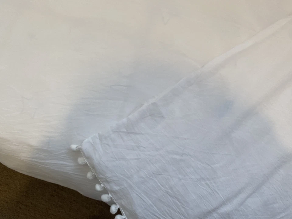 Conjunto de capa de edredom para cama infantil branco aparência lavada Pom Pom Design conjunto APENAS 3 RESTANTES - Imagem 4 de 4