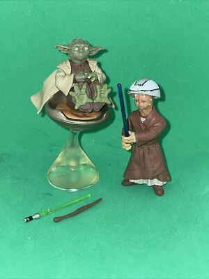 STAR WARS AOTC SAGA YODA & CHIAN PADAWAN LIGHTSABER TRAINING LOOSE COMPLETE!