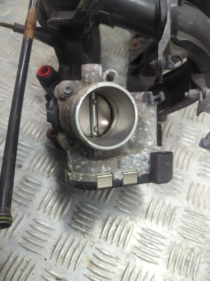 8A6G-9F991-AC & N05011B150 Air Intake And Throttle Body (S2) - image 4 of 4