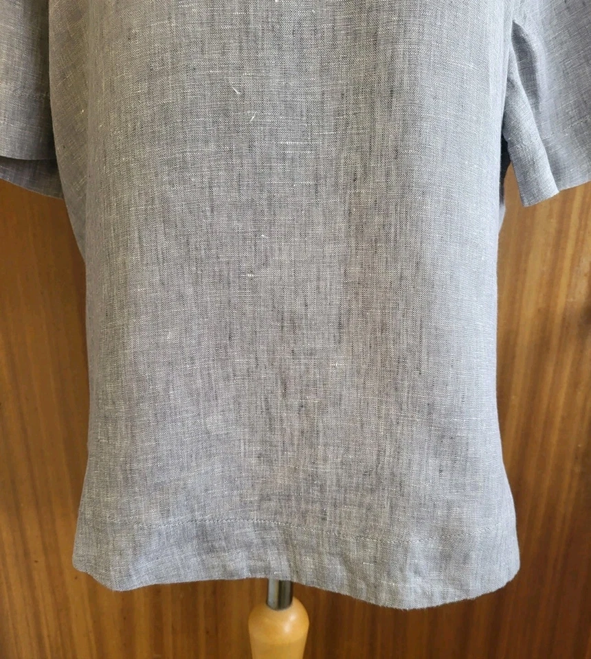 M&S Ladies Light Grey Pure Linen Short Sleeve Lovely Top.. Size 14.. USED.. - Image 3 of 4