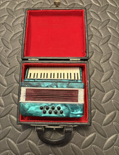 Small Piano Accordion 15 Treble/8 Bass Keys Blue Red White Black w/ Case liner