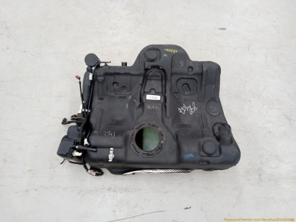 Saab 9-3 Fuel Gas Storage Reservoir Tank 2.0L 4 Cylinder FWD Fits 2003-2011 03 Foto 2 de 4