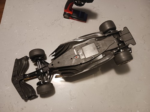 Coche Maisto Tech R/C 1:10 Max Verstappen Red Bull Racing Fórmula Uno F1 - Imagen 7 de 16