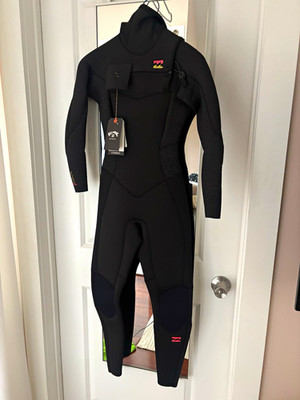 Billabong Synergy 5/4 Hooded Chest Zip Full Wetsuit Women s Size 2