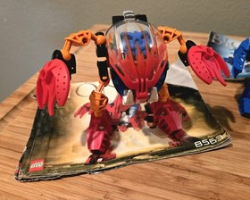 2002 Lego Bionicle 8562,8563 and 8575 BOHROK Set of 3  with manuals.