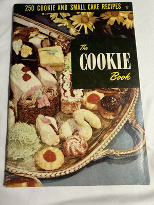 Vintage 250 Cookie and Small Cake Recipes Cookbook 1952