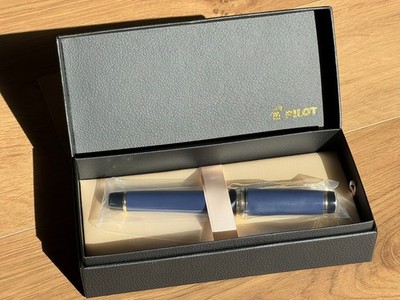Pilot Namiki CUSTOM URUSHI Fountain Pen Deep Blue Fine Medium Nib FKV-88SR-L-FM