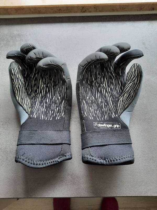 ION Claw Gloves 3/2 Neoprenhandschuhe Größe M Unisex Surfen, Wing-, Kitesurfen