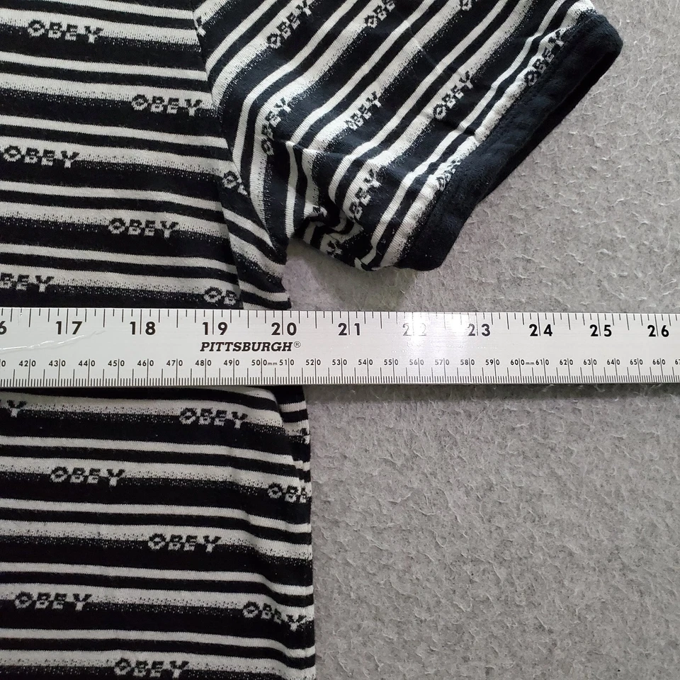 Camisa Obey Mujer Top Grande Negra Rayas Logo AOP Timbre Cuello Redondo Manga Corta Foto 3 de 4