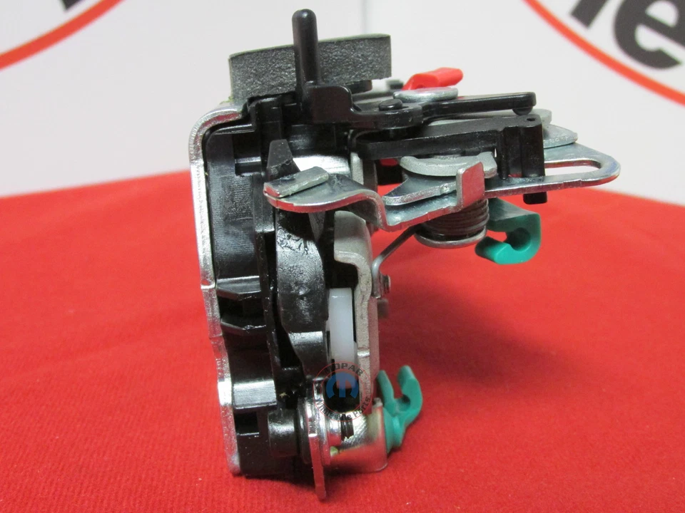 Pestillo de puerta trasera lado del conductor Dodge RAM NUEVO OEM MOPAR Foto 2 de 4