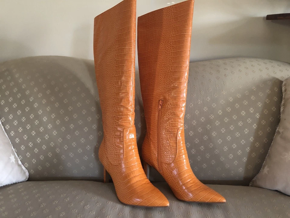 Botas Nine West Albaricoque Cocodrilo Repujado Tacón Medio Hasta Rodilla Cremallera Lateral Talla 10 M  Foto 2 de 4