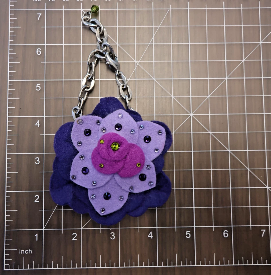 Tarina Tarantino bracelet flower pink & purple felt w/ Swarovski silvertone - Image 4 of 4