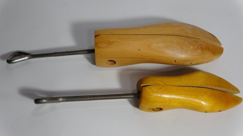 Vintage Yugoslavia Shoe Stretchers - Size 8 and OO - Picture 9 of 9