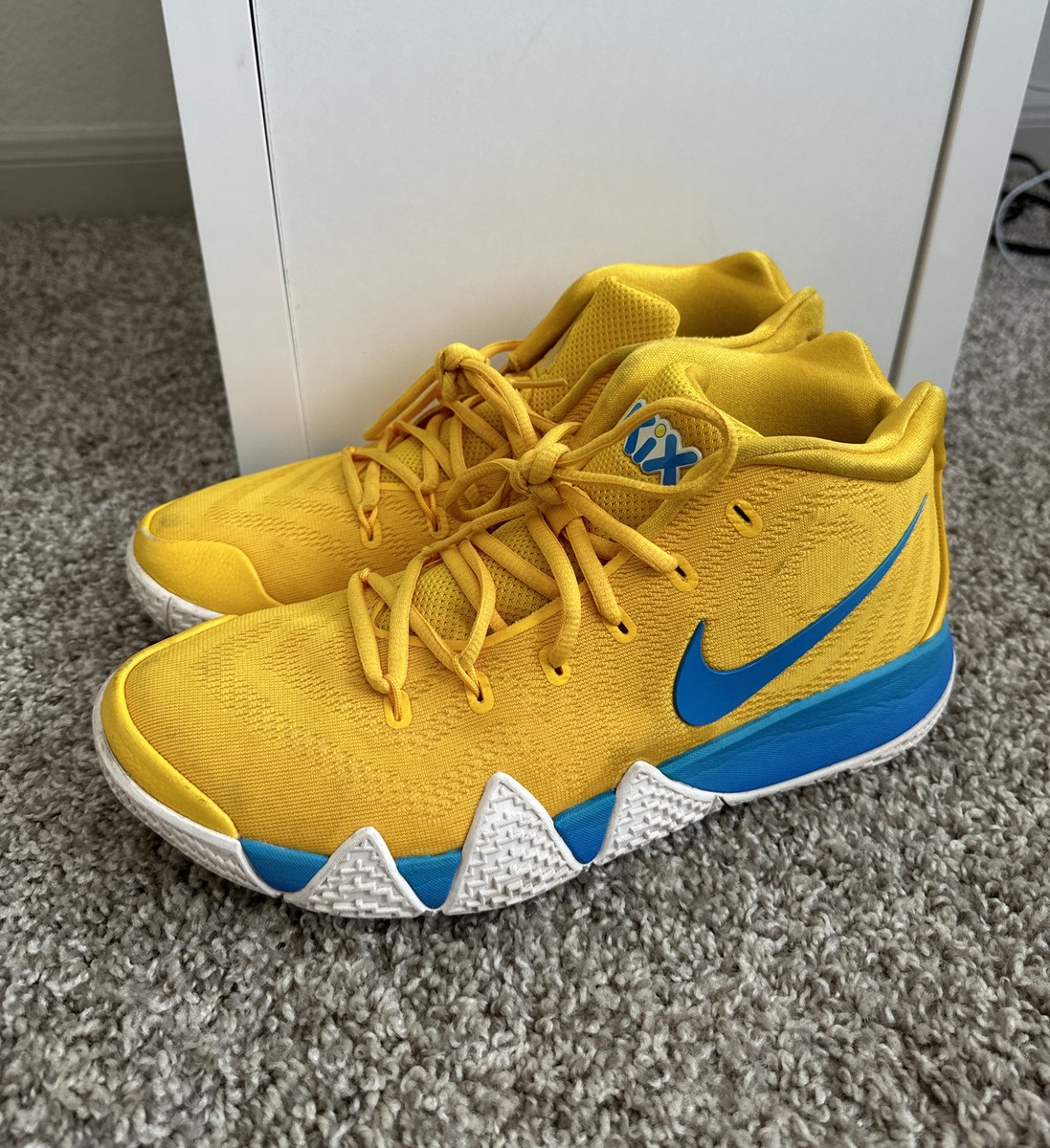 シューズ(男性用) Kyrie4 Amazon.com | Nike Mens Kyrie 4 Low Basketball Shoe Black