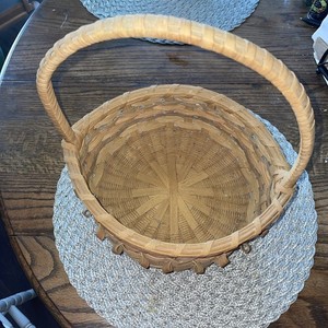 Medium Sized Utility Basket with Handle. Signed Bobsin 1985