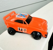 Vintage 1980 Dukes of Hazzard General Lee Warner Bros Knickerbocker Friction Car