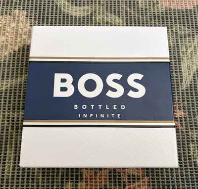 BOSS Bottled Infinite eau de parfum Gift Set 100 mL 3.3 fl oz + 30 mL 1.0 fl oz