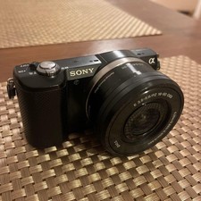 Sony Alpha 5000 Power Zoom Lens Kit ILCE-5100L Excellent Condition