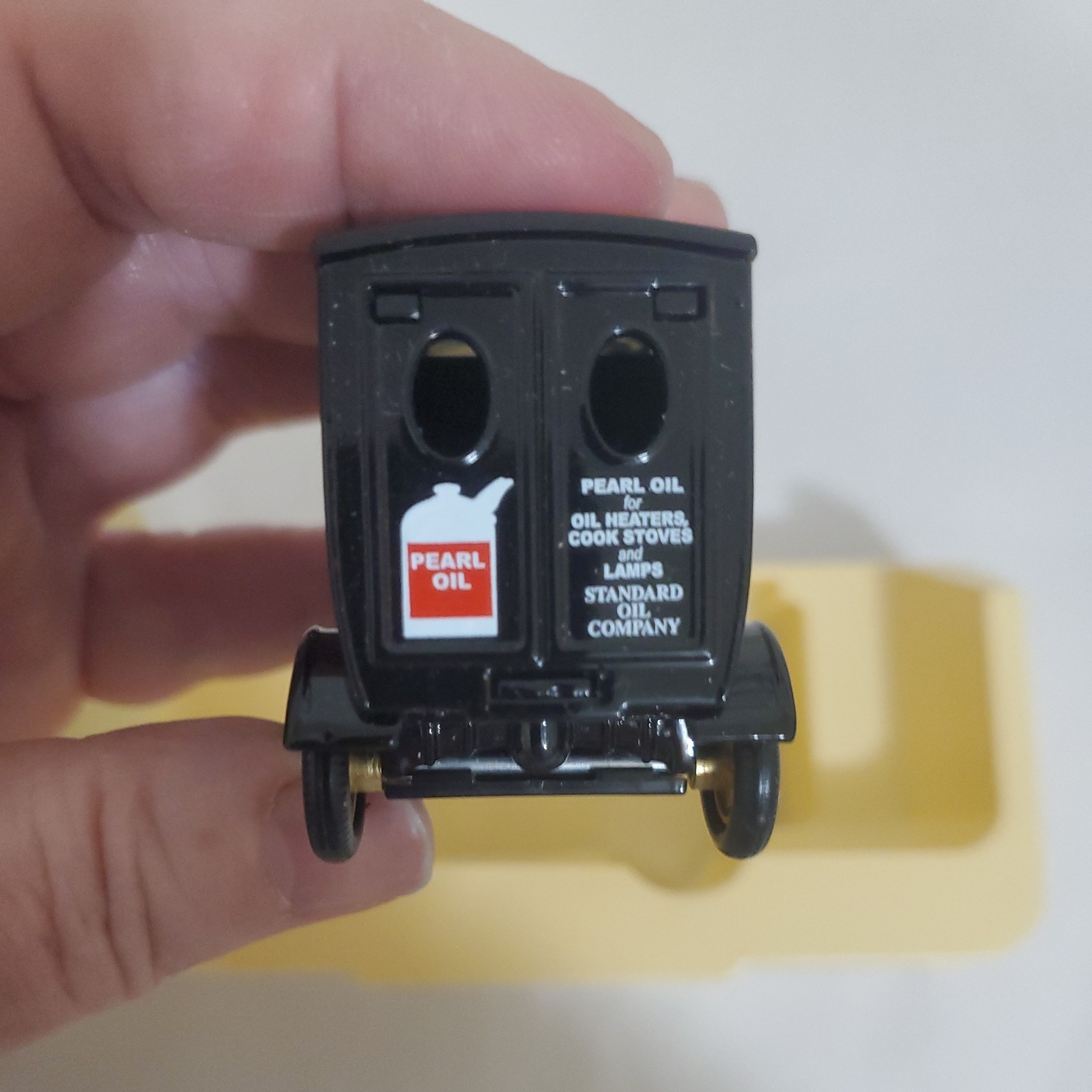 Lledo Days Gone Chevron 1927 PEARL OIL VAN Diecast New Old Stock MIB thumbnail 10