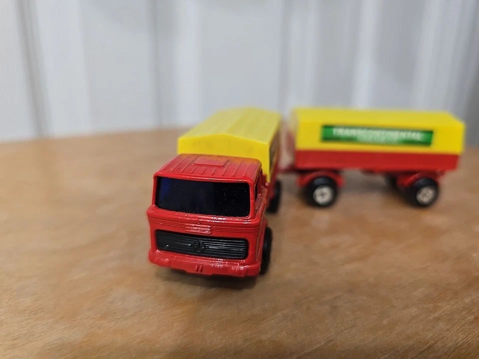 Vintage Matchbox Two Pack TP-1 Red Transcontinental Mercedes Truck/Trailer - Image 3 of 4
