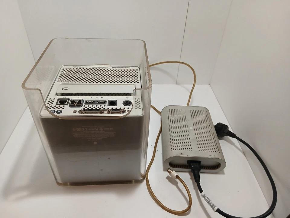 Apple Power Mac G4 Cube Model M7886 - Immagine 4 di 4