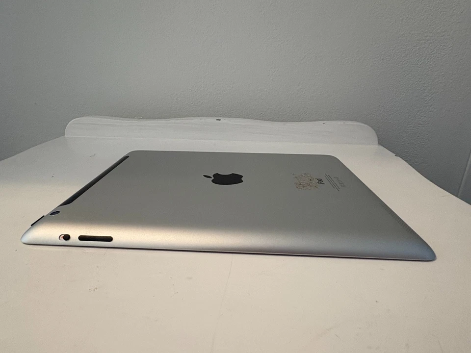 Apple iPad 4th Gen. 16GB, Wi-Fi+Cellular, 9.7in - Black & Slate, 2012 A1460 - Image 2 of 4