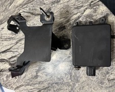 2015-2017 Toyota Camry Adaptive Cruise Control Sensor Radar Oem 88210-33090 2015-2017 Toyota Camry Adaptive Cruise Control Sensor Radar Oem 88210-33090