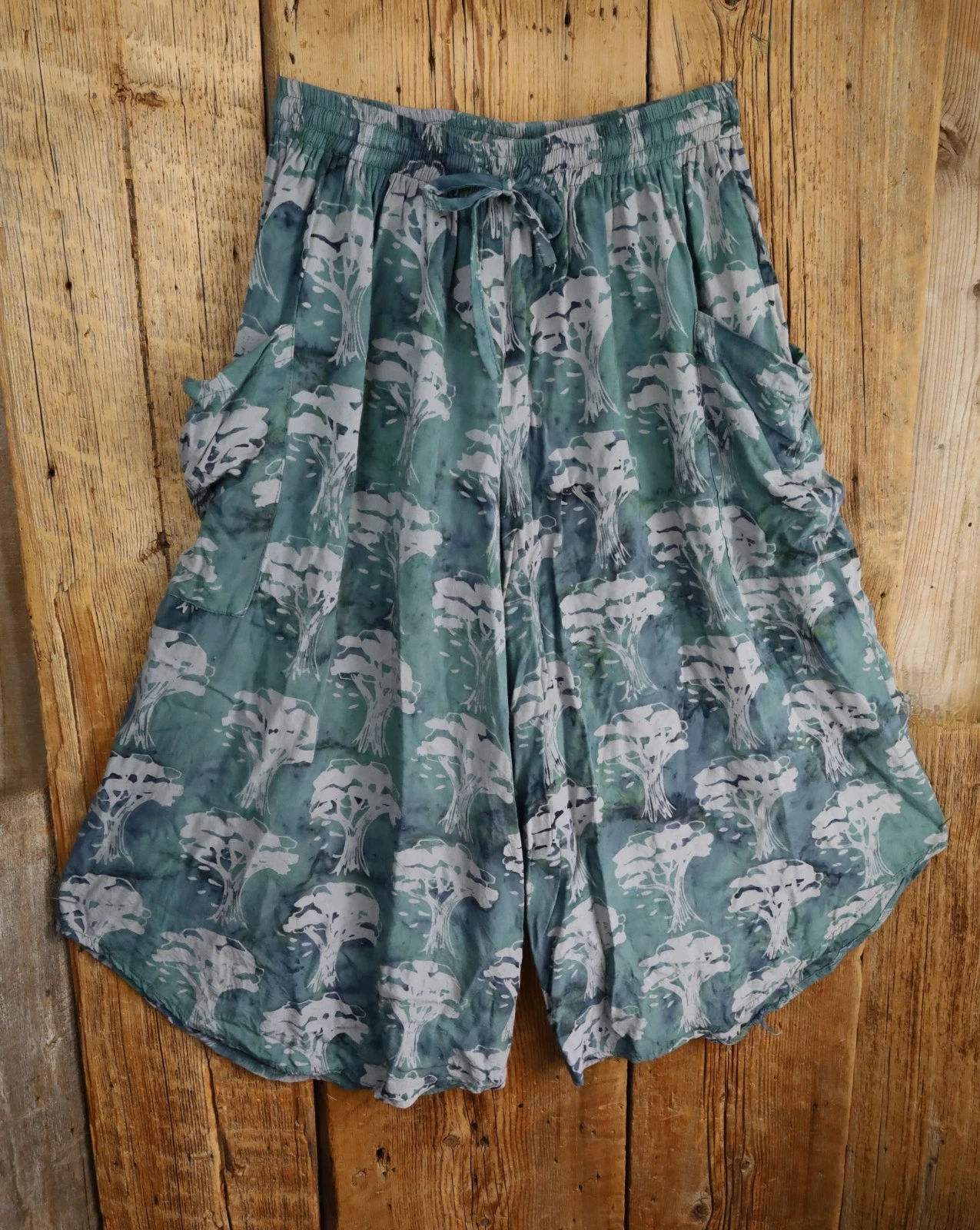Lakhays Wide Leg Pants w Awesome Trees Pattern Size M/L
