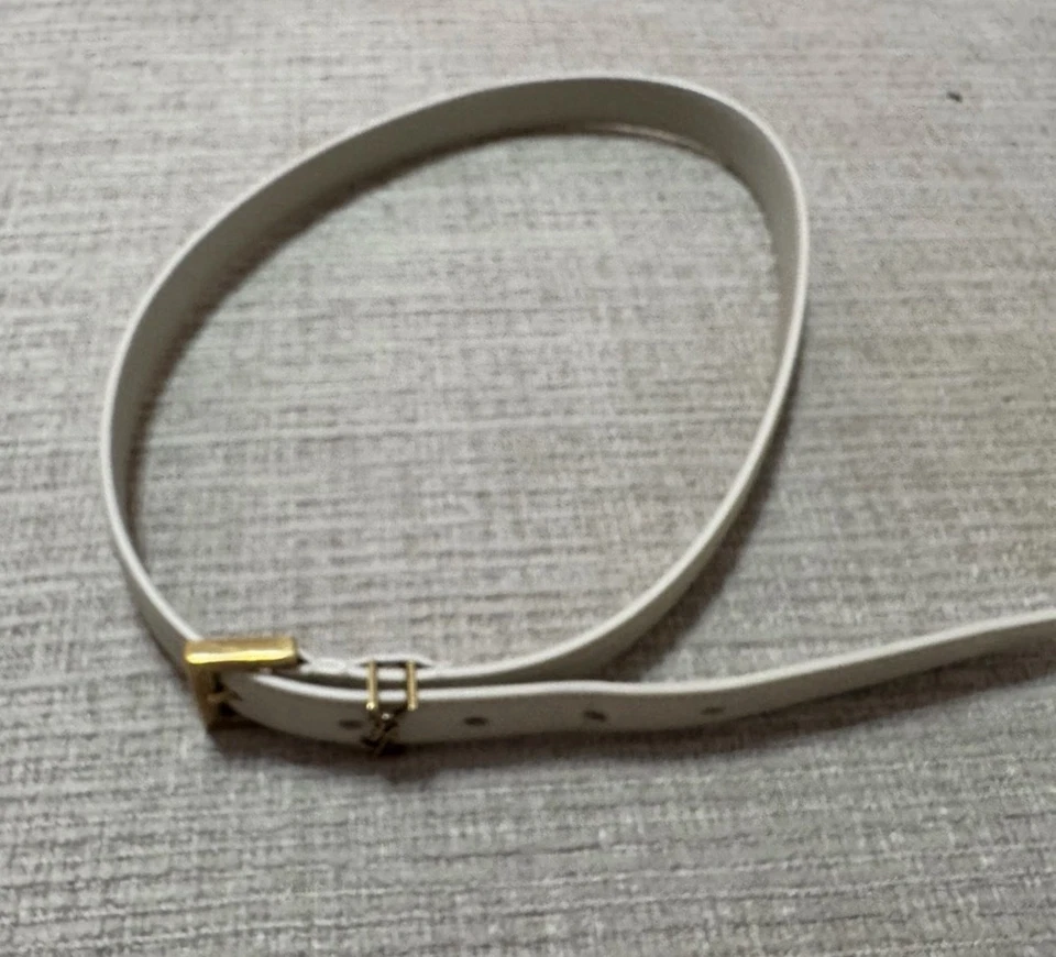 Cinto Saint Laurent YSL com fivela quadrada em couro branco - Imagem 2 de 3