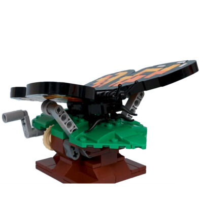 ZITIANYOUBUILD Sculpture Butterfly Sunning its Wings on A Leaf 307 Build Moc