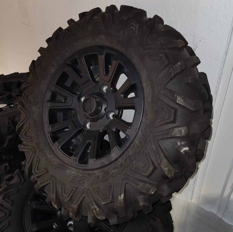 Neumático trasero Honda Pioneer 1000 con rueda - 27x11-14 Bighorn 2.0 (despegue) MAXXIS Foto 2 de 3