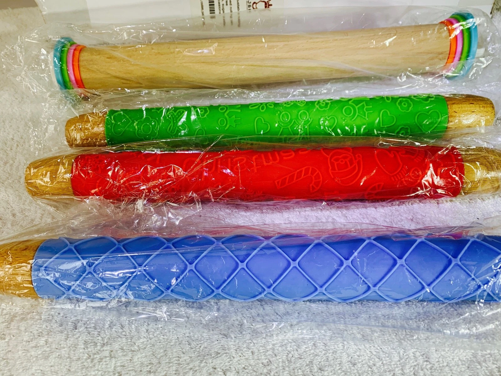 J & N Rolling Pins Set (4 pcs)17 inch adjustable roll 3 pc embossed roll pins