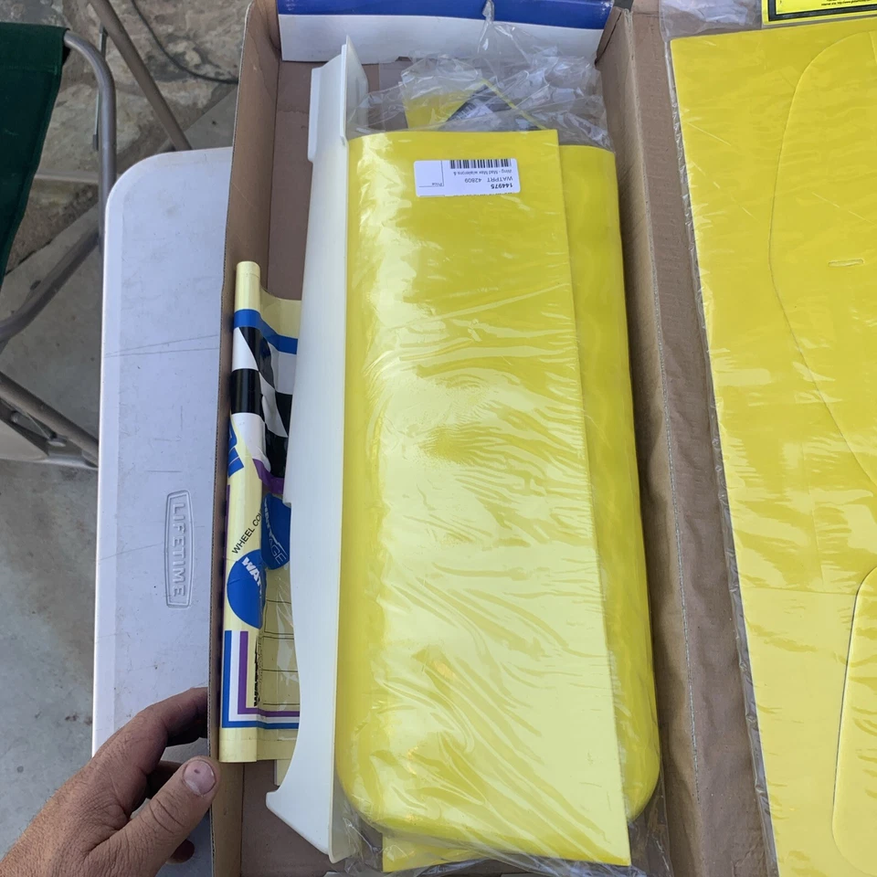 WATTAGE Mini Max RC Plane Kit Mad Max Park/Slow Flyer Hitec Servos NEW - Image 4 of 4