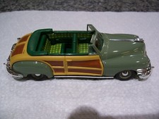 VITESSE CHRYSLER Town & Country--convertible-- 1:43 Die-Cast