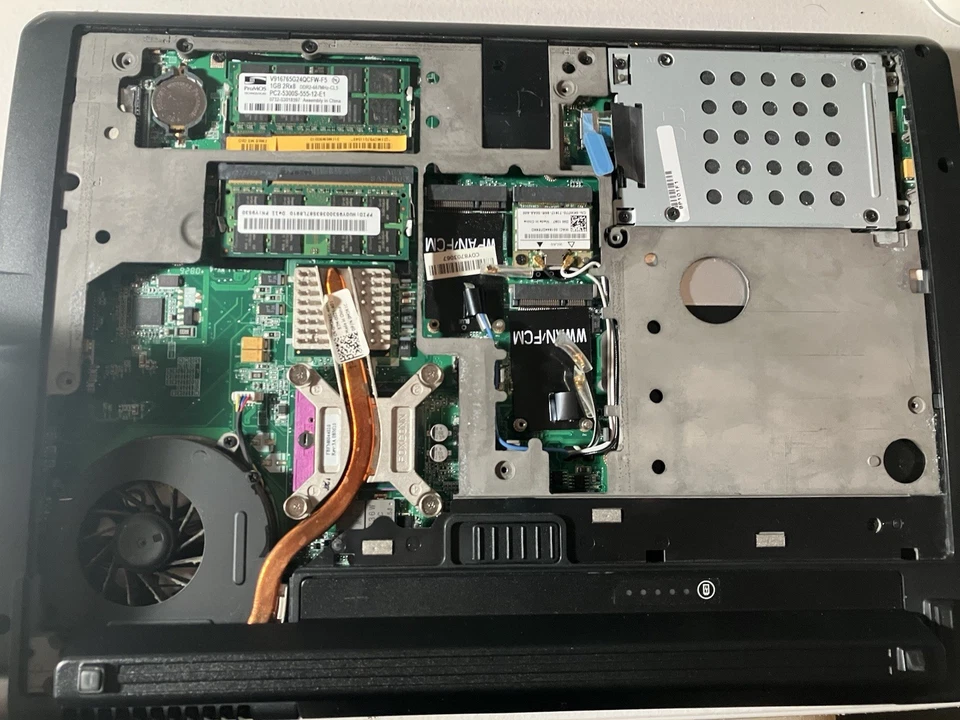 Laptop Dell Inspiron PP33L / 1525 Core 2 Duo - Para piezas o reparación Foto 4 de 4