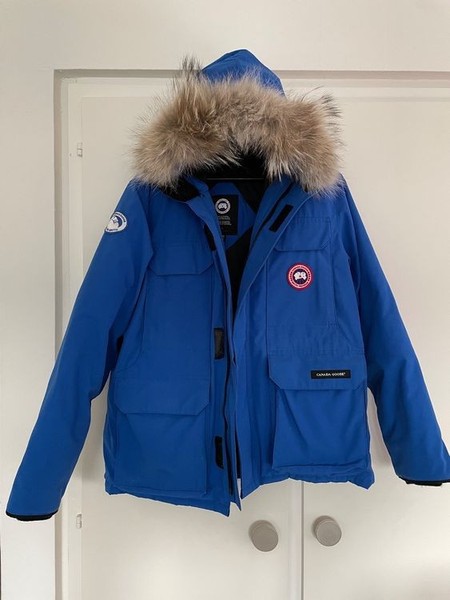 Canada Goose Expedition Parka PBI Royal Blue womens Size M Authentic Pre-owned